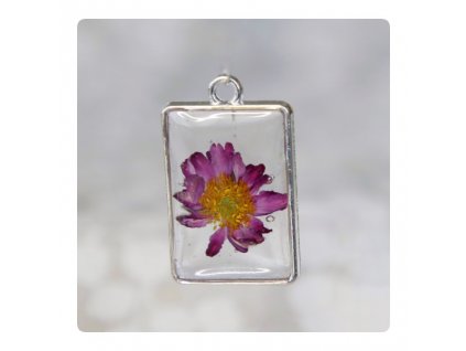 stříbrný obdelník s malým květem sasanky