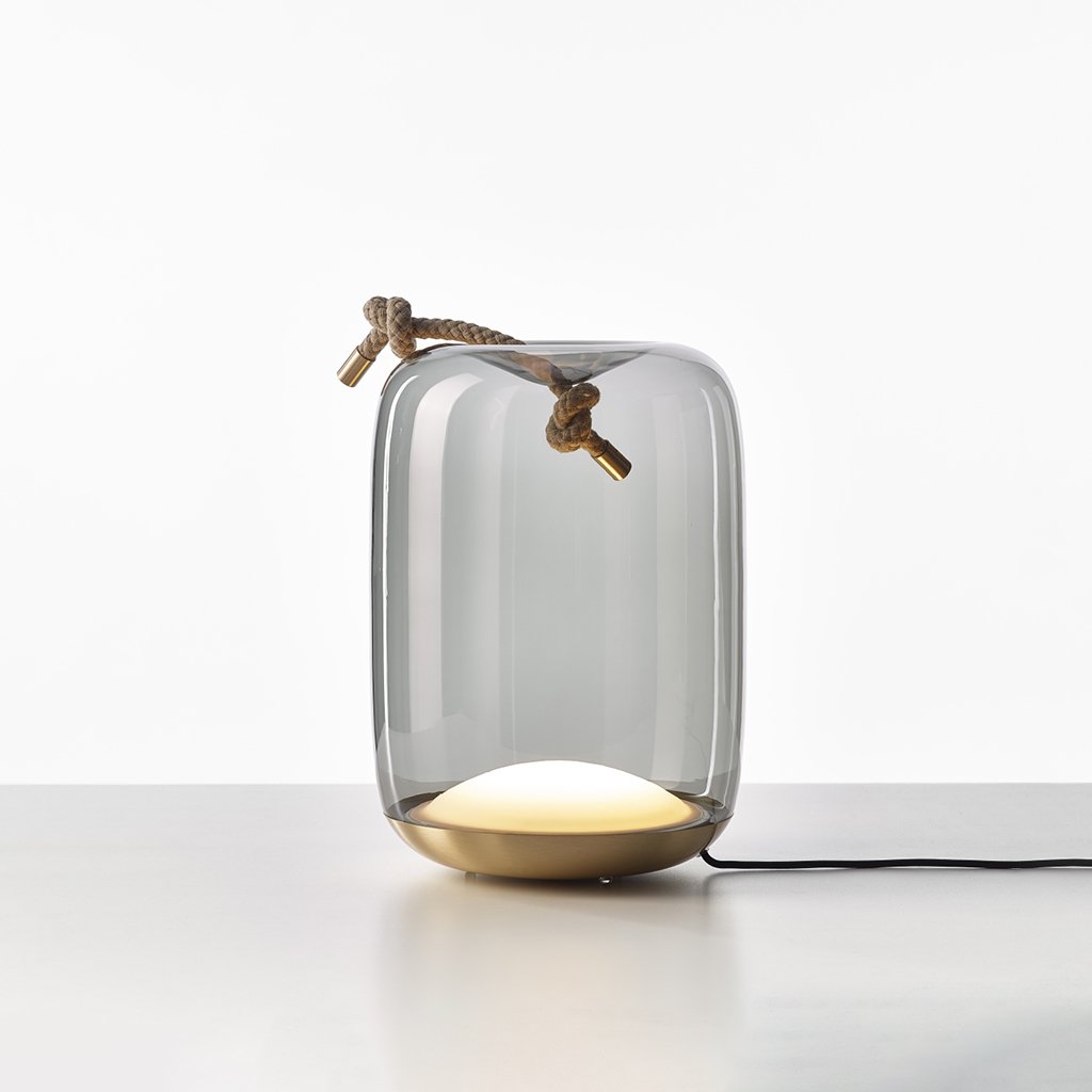 designová stolní lampa