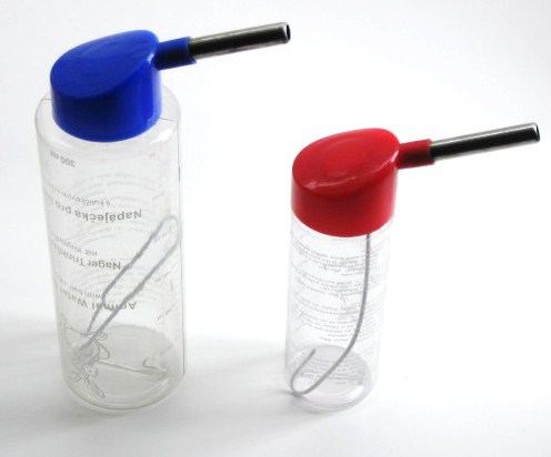 Akinu napáječka s kuličkou 100ml Obrázek