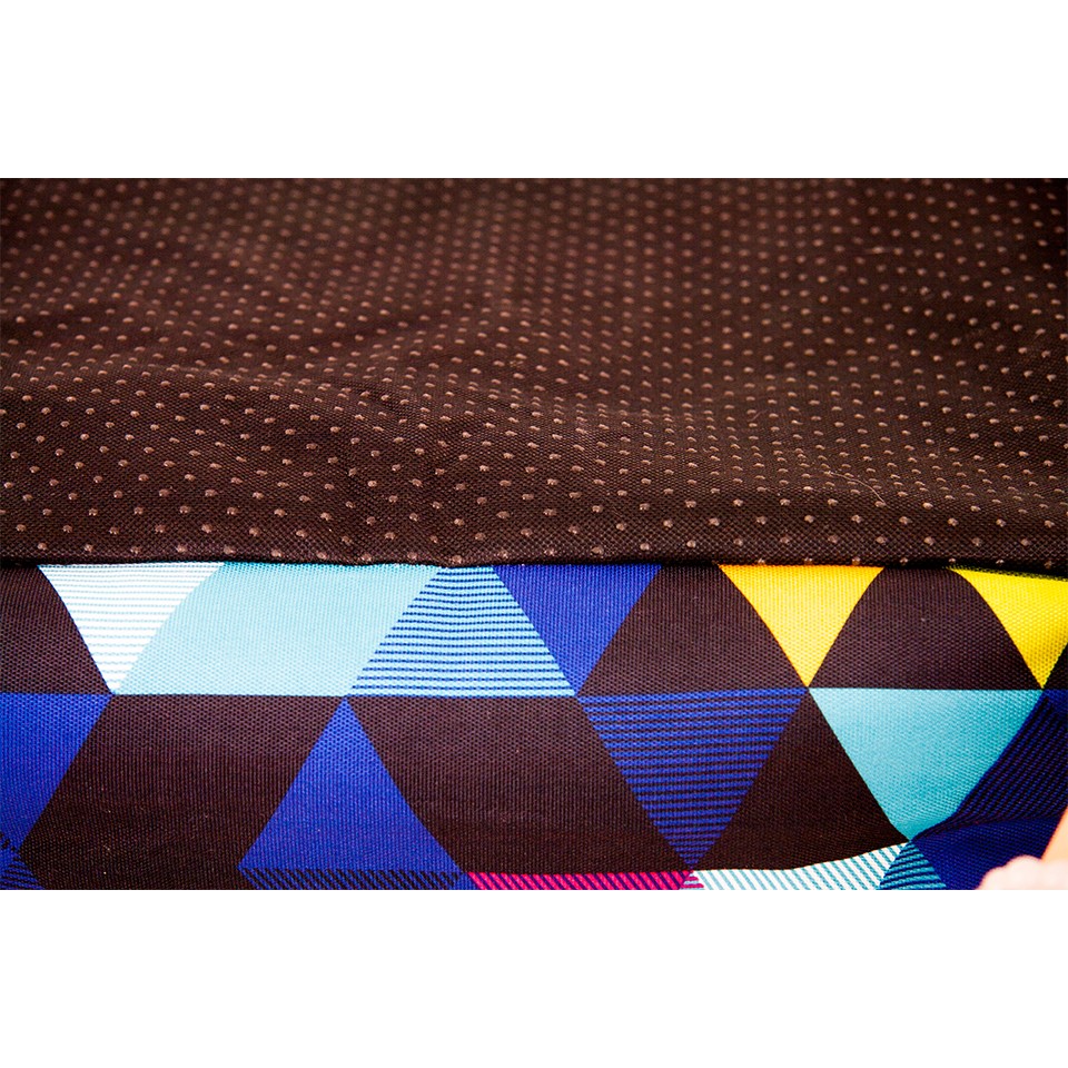 Akinu pelech TRIANGLE L 90x70x25cm Obrázek