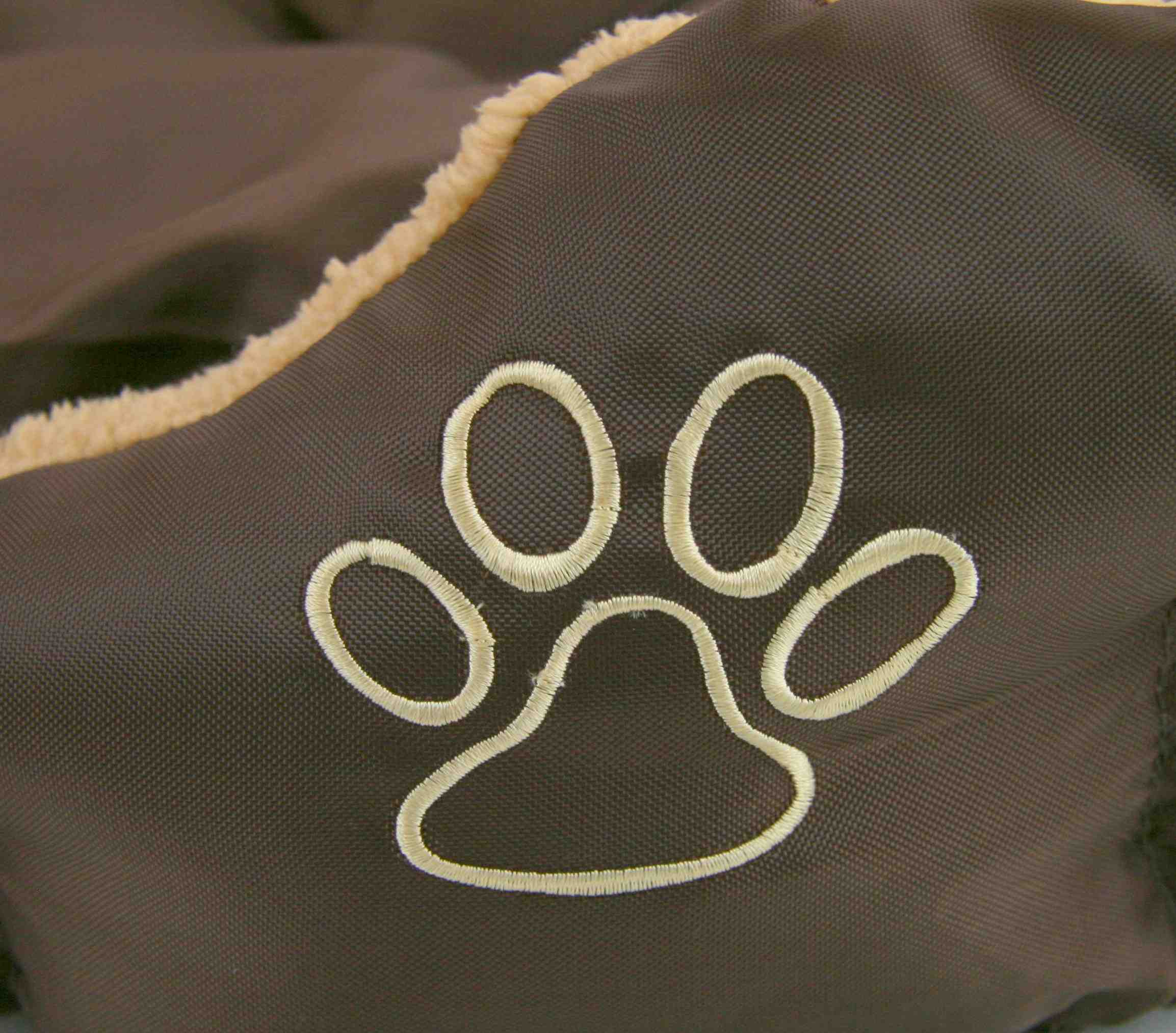 Akinu AK Pelech nylon&fleece kulatý M 57x52cm s tlapkou, hnědý Barva: Béžová Obrázek