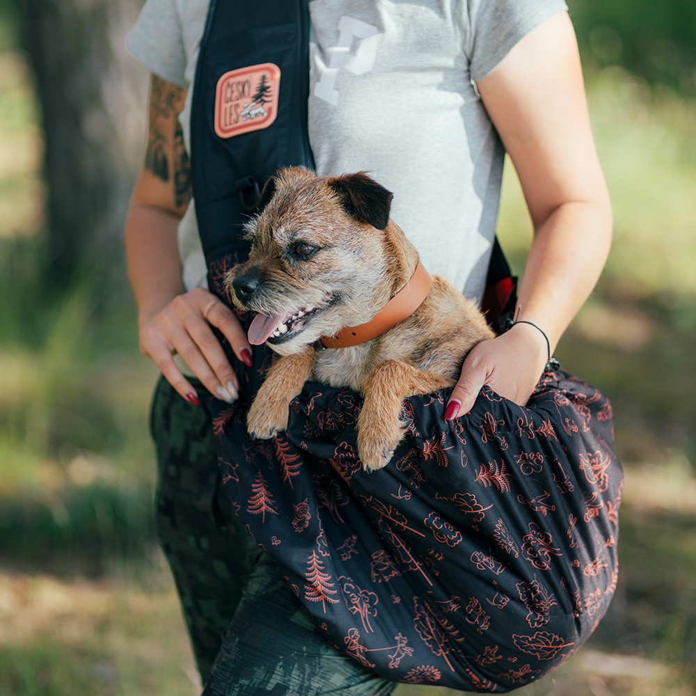 Akinu ČESKÝ LES cestovní taška Barva: Červená Obrázek