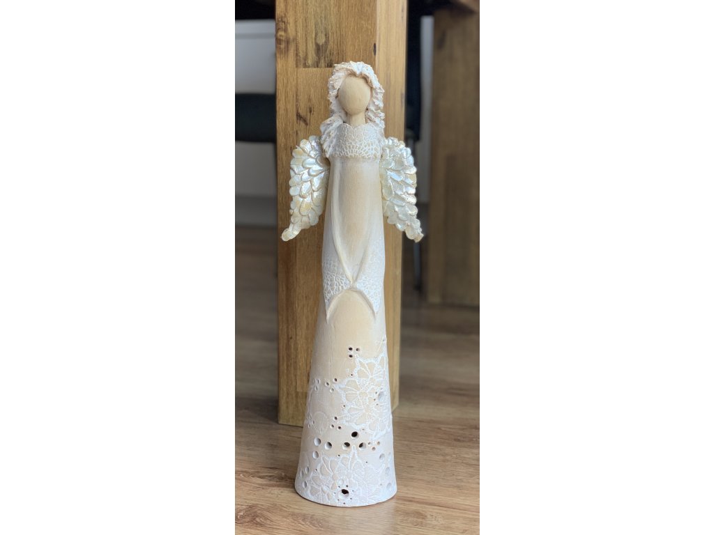 Anděl z keramiky