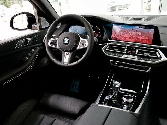Luxusní prémiové BMW X7 M50d xDRIVE M-paket - černá sapphire metalíza Online autosalon AUTOiBUY.com