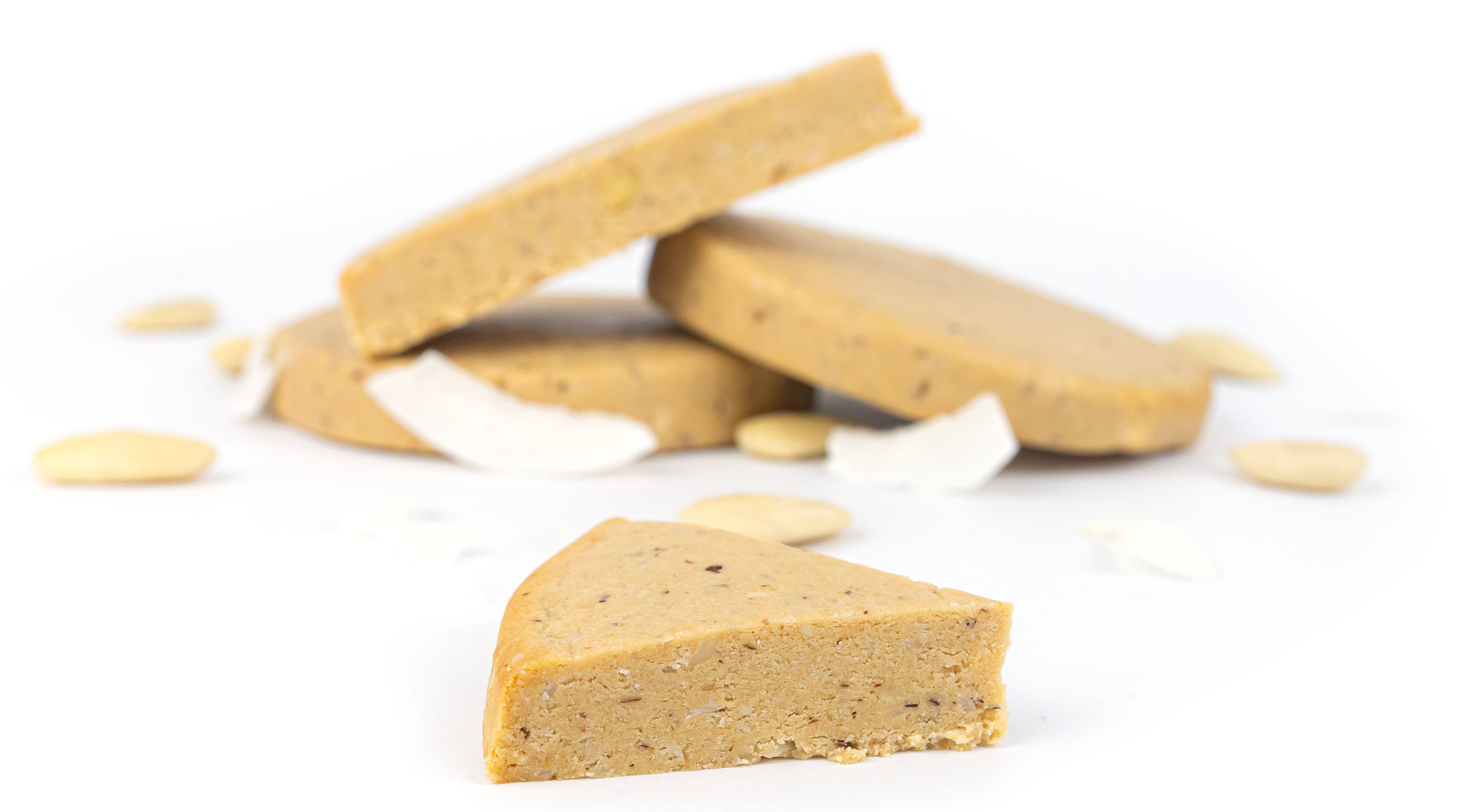 BrainMax Pure Protein Cookie, Kokos & Mandle, BIO, 100 g Obrázek