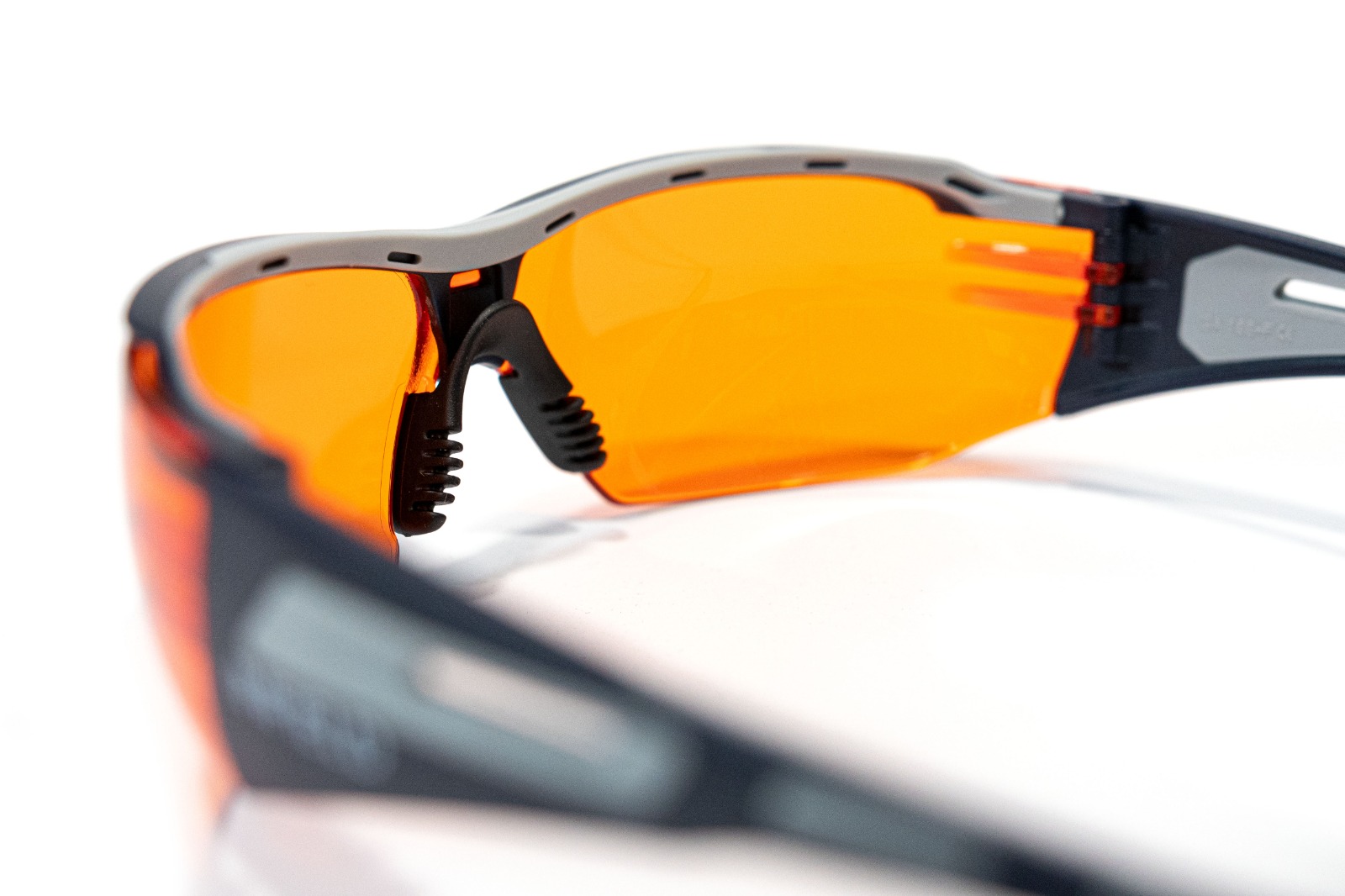 Infield Brýle blokující 100% modrého a zeleného světla, VICTOR BLUECUT 580 Obrázek