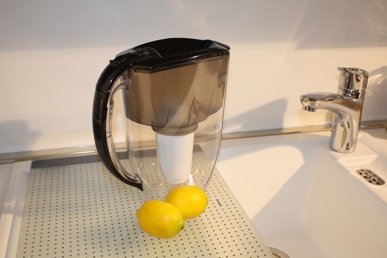 Filtrační konvice Aquaphor Prestige s indikátorem (černá) Obrázek