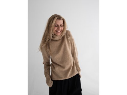Turtleneck wool sweater camel (Velikost M)