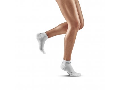 Run ultralight low cut socks w carbon white black front model 1536x1536px