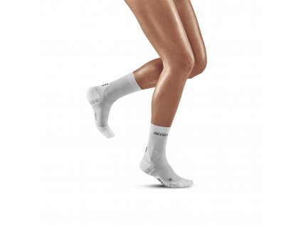 Run ultralight compression socks w carbon white black front model 1536x1536px