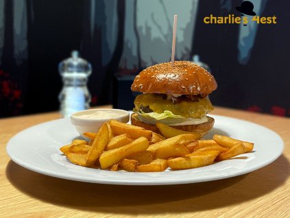 Charlie’s burger z hovězího mletého masa a s bramborovými hranolkami 2