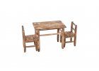 Dřevěné židle a stoly