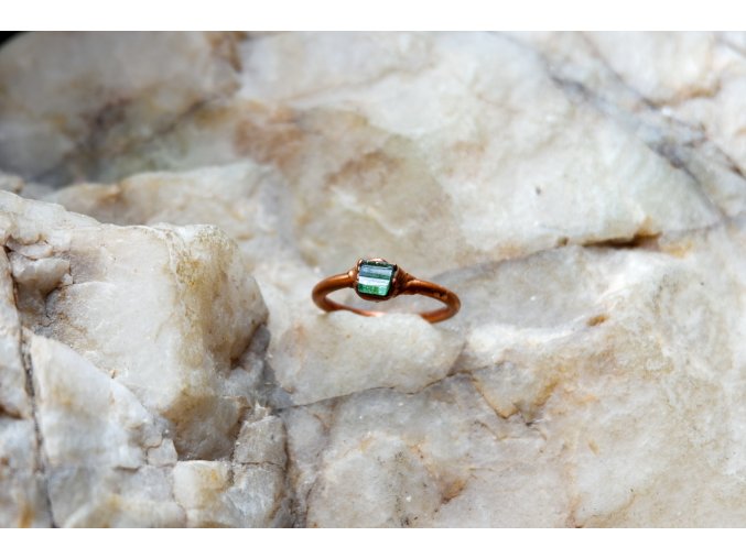 Prsten se zeleným turmalínem vel. 53