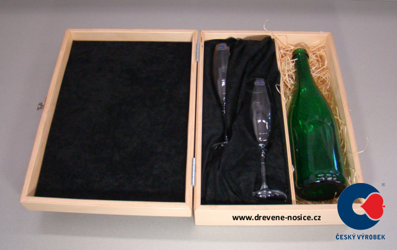 dřevěný box se skleničkami