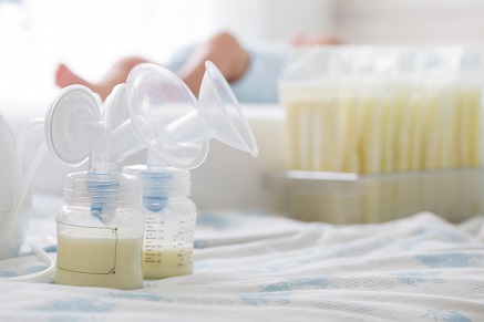 Jaký je rozdíl mezi mateřským a umělým mlékem?