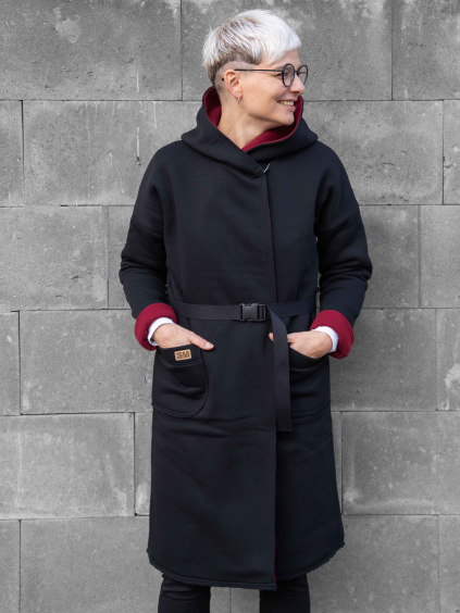 Oboustranný kabát Kosheen v barvě černá a bordó, pohled zepředu detail