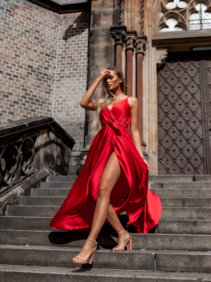 Červené elegantní dlouhé šaty FAIRYTALE