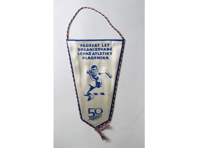 Klubová vlajka 50 let organizované lehké atletiky Kladenska