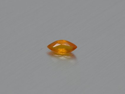 Saphir naturlicher marquis 3.3x7.0 mm facettiert orange