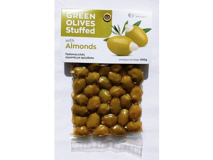 Zelené olivy plněné mandlemi