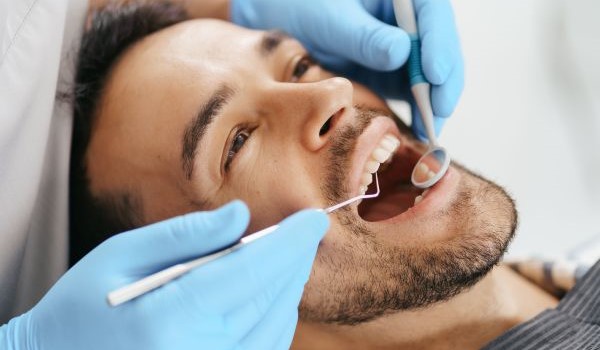 Miért kell vigyáznunk a fogainkra: a fogak egészségének hatása a szervezet általános egészségére