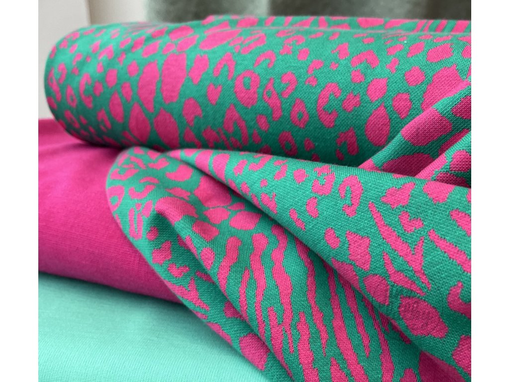 Bavlněný žakár s elastanem s motivem Animal Green&Pink
