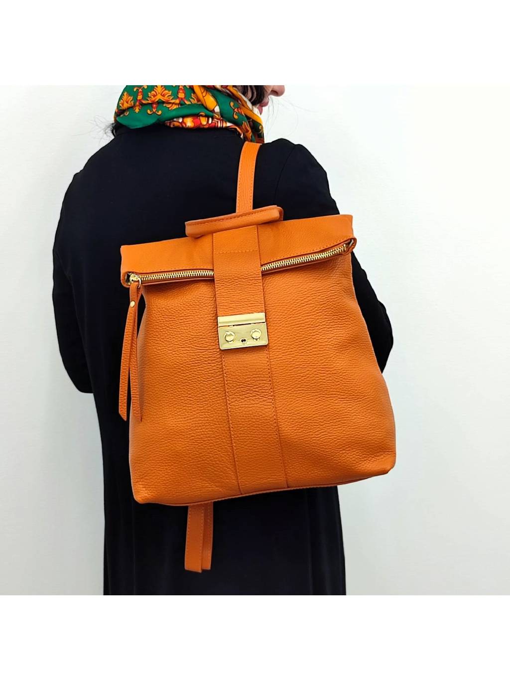 Dámsky kožený ruksak 5852 oranžový