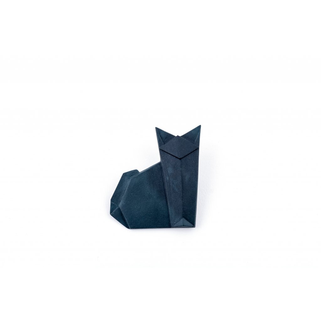 brož Stehlík Kočka černá