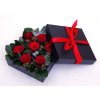 Luxusní dárková květinová krabička plná rudých růží malá 2