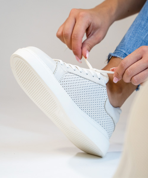 Bílé kožené boty - klasika, která neomrzí