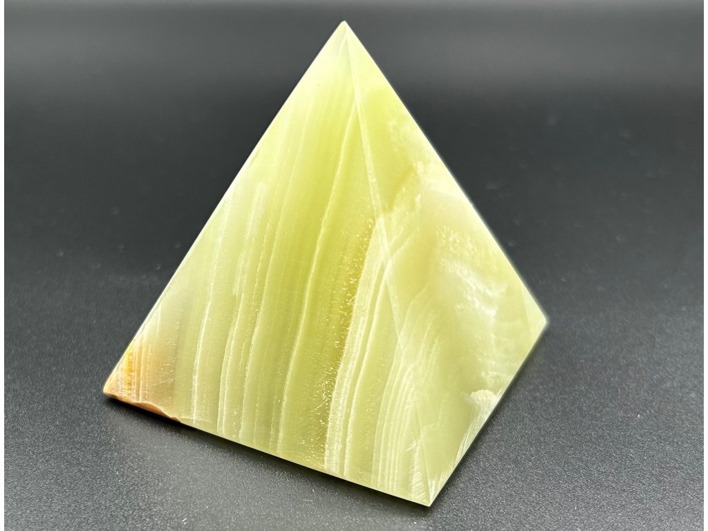 Aragonit pyramida 6,2 x 6,2 cm - TOP kvalita #K521 - leštěná aragonitová pyramida