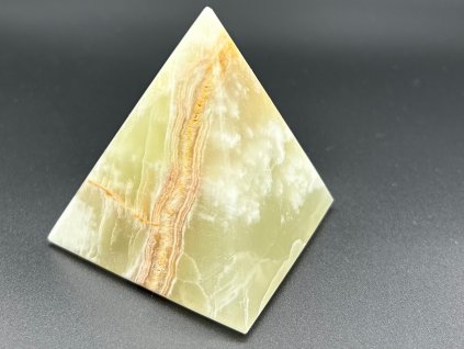Aragonit pyramida 6,2 x 6,2 cm - TOP kvalita #K522 - leštěná aragonitová pyramida