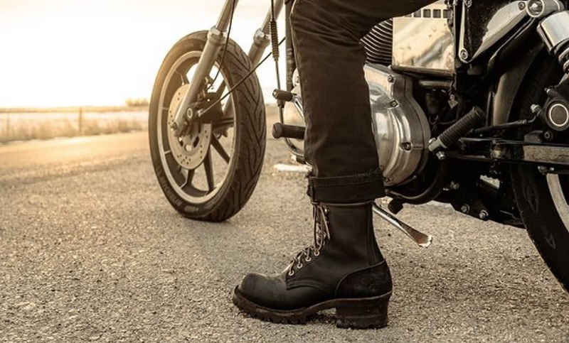 Akú úlohu majú topánky na motorku?