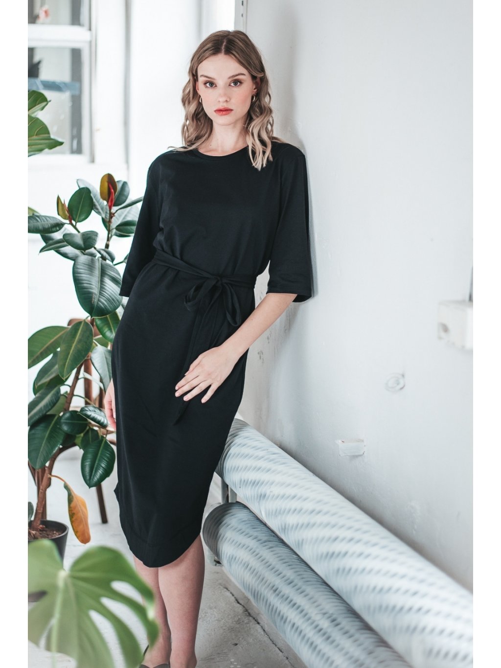 Černé minimalistické šaty TUNIQ – nanoSPACE by LADA (Velikost L)
