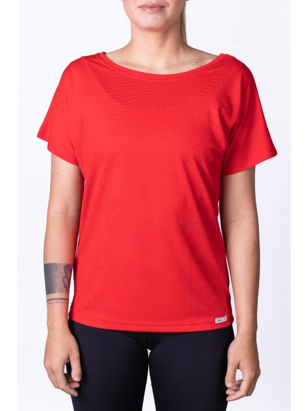 Červené dámské tričko na jógu – nanosilver® BAT2