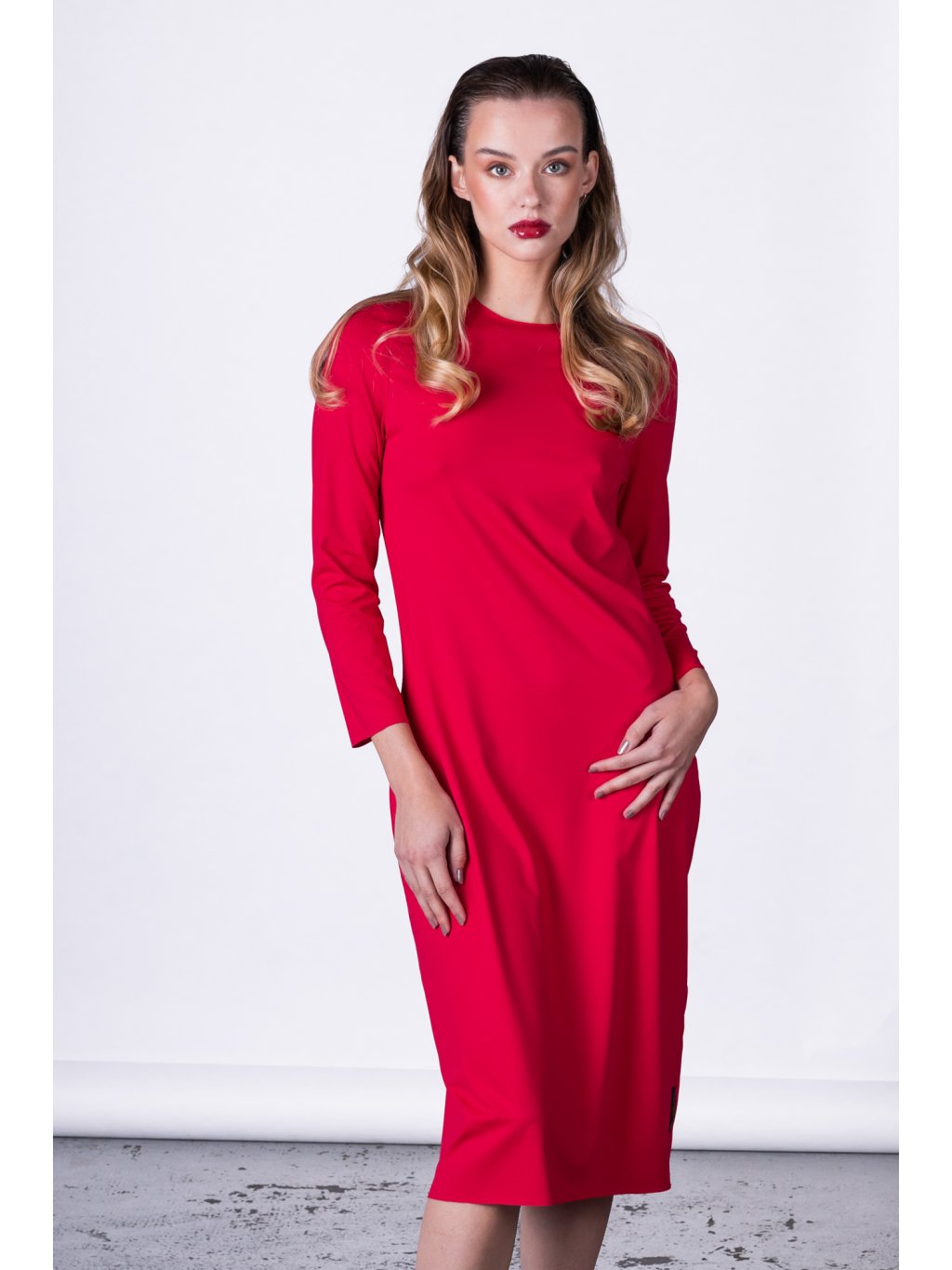 Červené minimalistické šaty