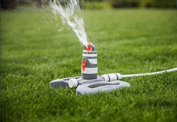 Dvoustupňový turbínový postřikovač na sáňkách BRADAS WL-Z12 Obrázek