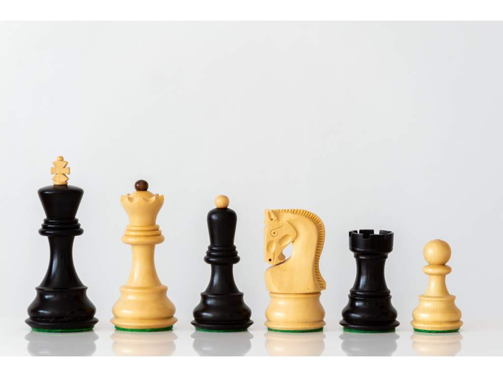Šachové figurky ebonizované Peter Veliký  + doprava zdarma