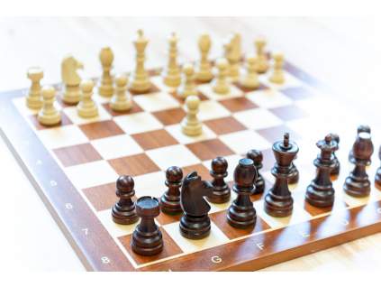 Dřevěná šachová souprava Staunton královská  + doprava zdarma