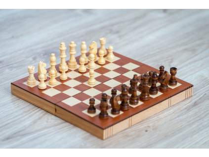 Dřevěné šachy Bookstyle  + doprava zdarma