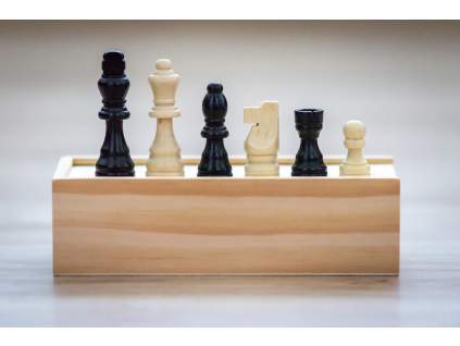 Dřevěné šachové figurky klasik střední v krabičce  + doprava zdarma