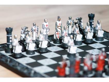 Šachová souprava Křižácká výprava  + doprava zdarma