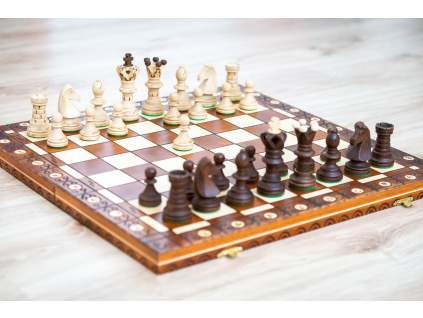 Drevené šachy kráľovské  + doprava zdarma