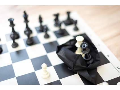 Krabičky a vrecuška na šachové figúrky