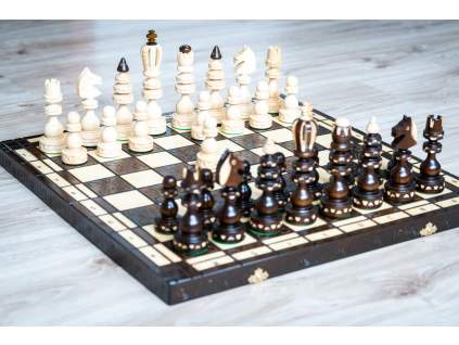 Drevené šachy Rimania  + doprava zdarma
