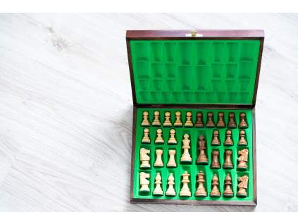 Šachové figúrky Francúzky agát v hnedom drevenom boxe  + doprava zdarma