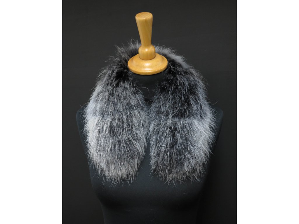 Krátký kožešinový lem na kapuci z finského mývalovce 6044 Black & White 50 cm 2. jakost