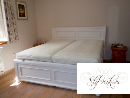 Velká Provence postel s úložnými šuplíky