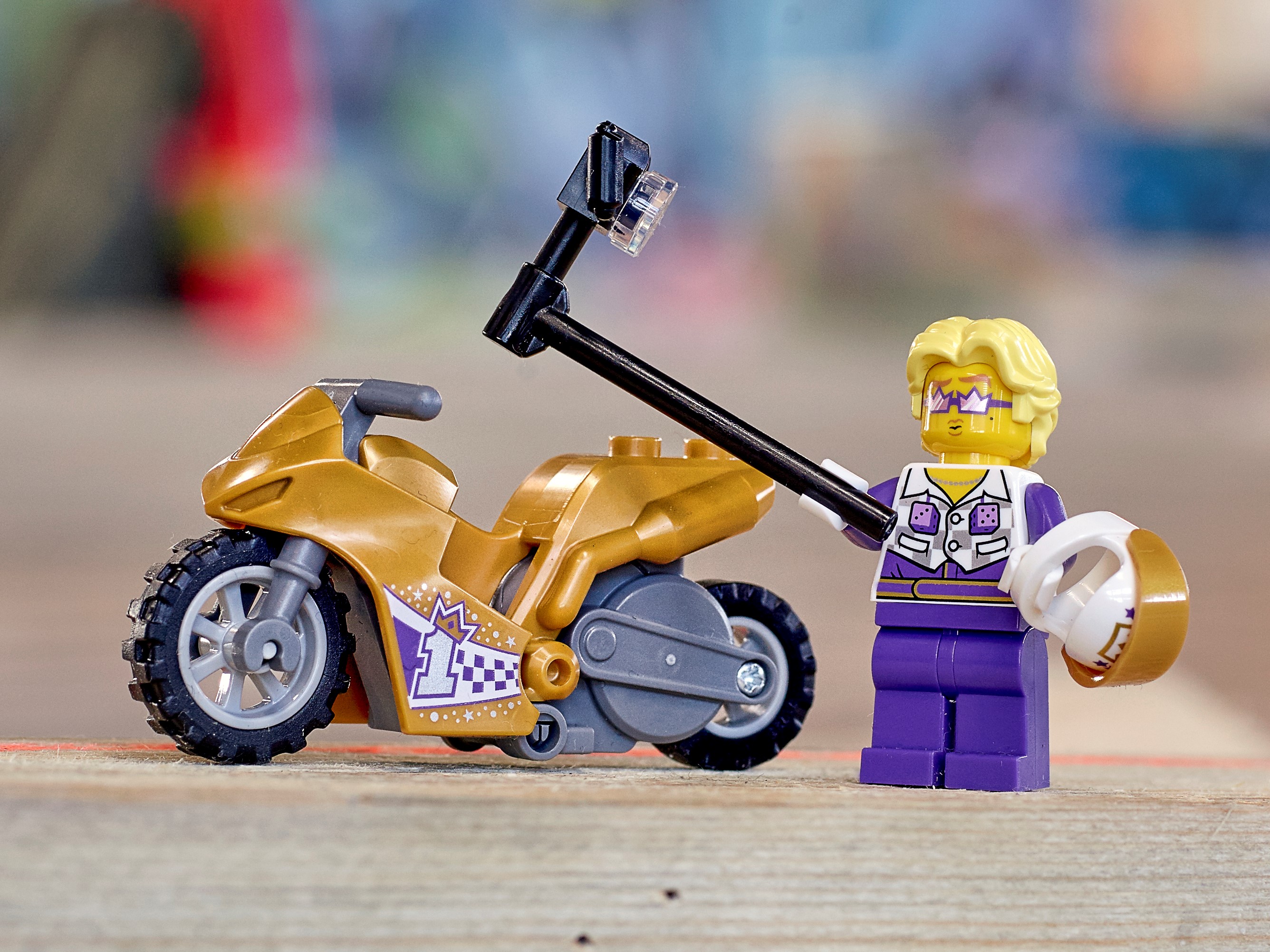 LEGO Kaskadérská motorka se selfie tyčí 60309 Obrázek