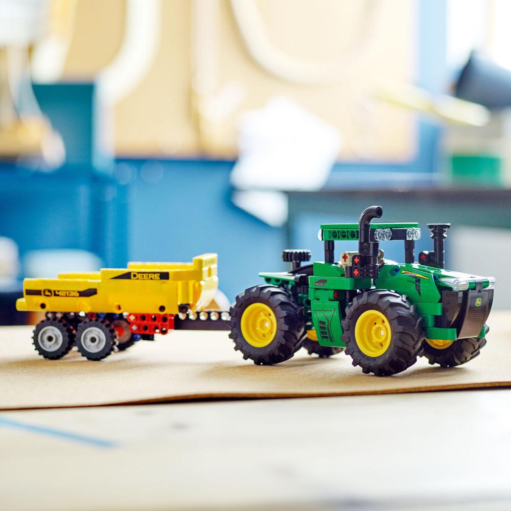LEGO John Deere 9620R 4WD Tractor 42136 Obrázek